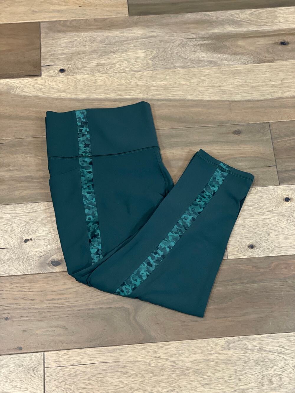 Athleta Salutation Stash Pocket II Leggings Size 3X Dark Green Serene 7/8